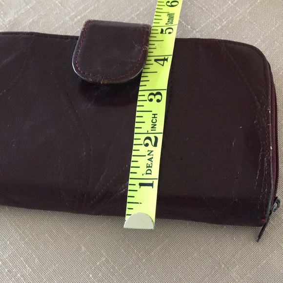 Vintage Burgundy Leather Zippered Wallet - Picture 9 of 12